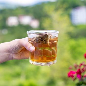 Soğuk Demleme Naneli Çilek Aromalı Soğuk Çay