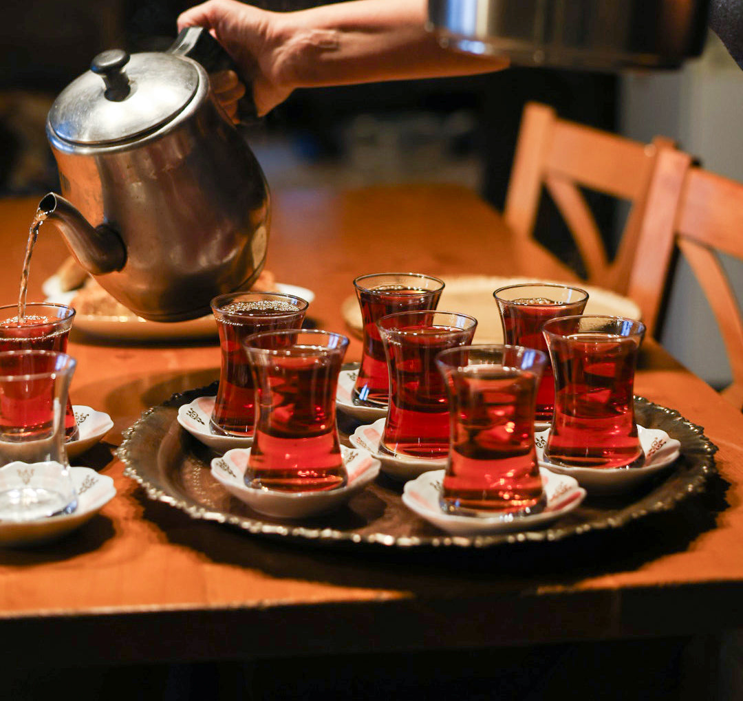 Evde Türk Çay Seremonisi Nasıl Düzenlenir?